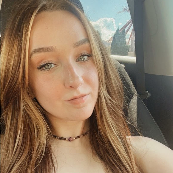 Meet your Posher, Chloe - Picture 1 of 1